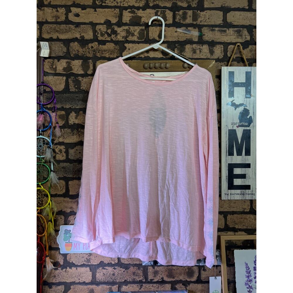 long sleeve medium light pink gaiam top new with tags silver detail on sleeve